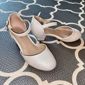 The Children’s Place shimmer low heel shoes - White, size 11